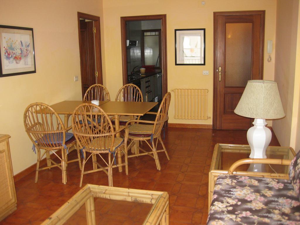 Apartamentos Granxola Sanxenxo Ruang foto